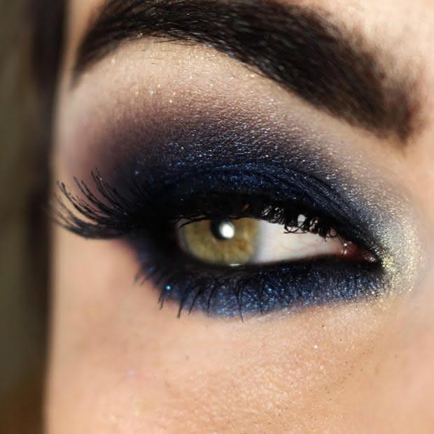 Maquiagem Preta e Azul