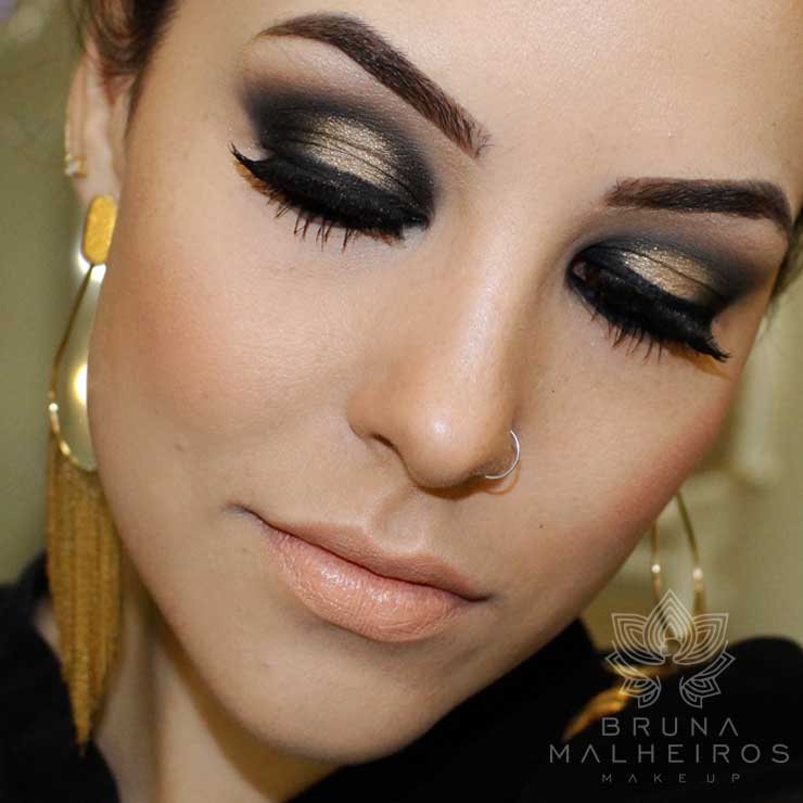 Maquiagem Preta e Dourada