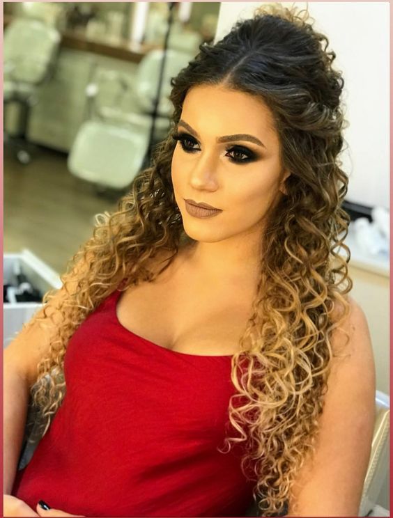 Penteado para Cabelo Cacheado Longo